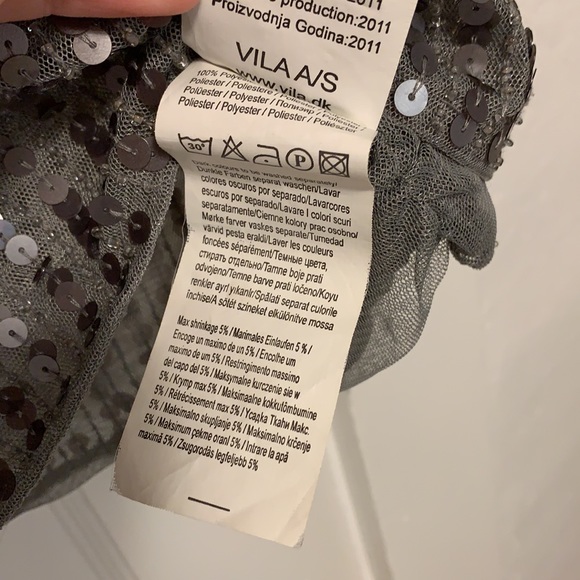 Vila Denmark - silver/gray sequin top - Picture 15 of 16